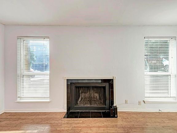 4th image of 1000 W 26th St APT 113