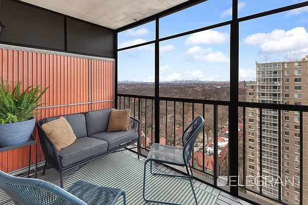 Sold by (Legacy) Elegran | media 21