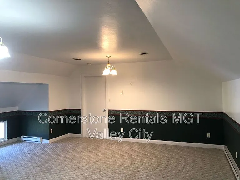 439 4th Ave SW — Photo 25