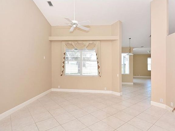 3rd image of 6716 Deering Cir