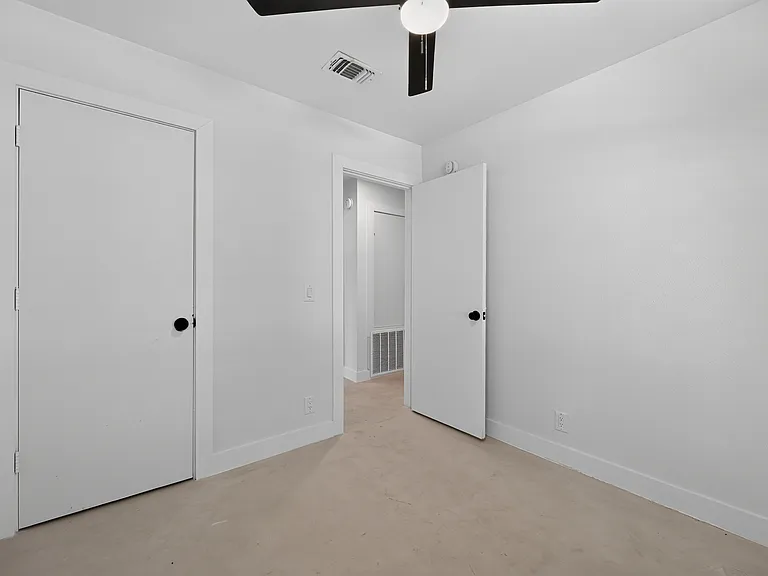 14511 Oliphant St — Photo 25