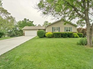 46 Sandstone Ct, Troy, MO 63379