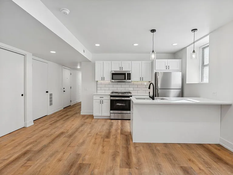 2219 N Hamilton Ave #1 — Photo 3