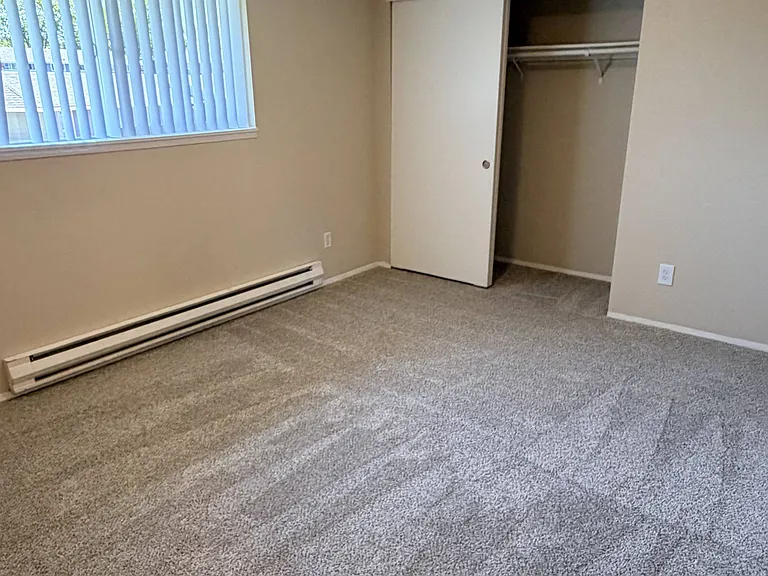 Stafford Court Apartments — Photo 13