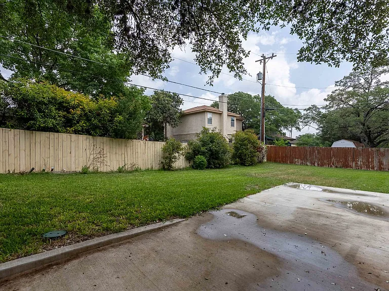 2331 Bluffridge St — Photo 37