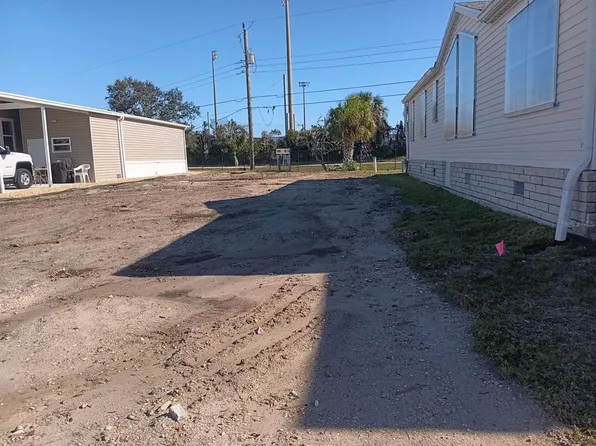 770 N Green Cir, Venice, FL 34285