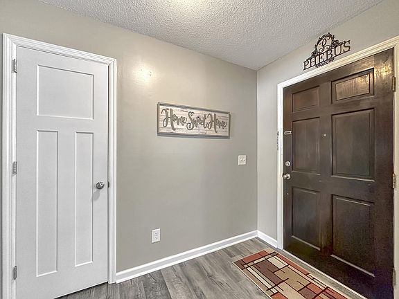 3rd image of 115 Cynthia Ln