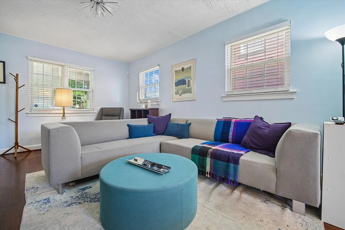 3 bed, 1632 sqft, $2,950 — Photo 1