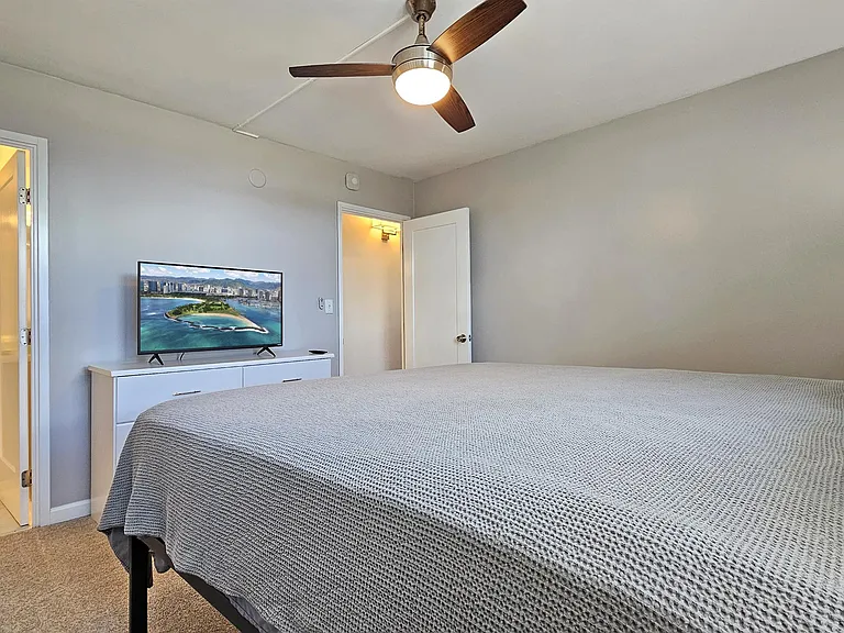 222 Liliuokalani Ave #1403-1403-1403 — Photo 3