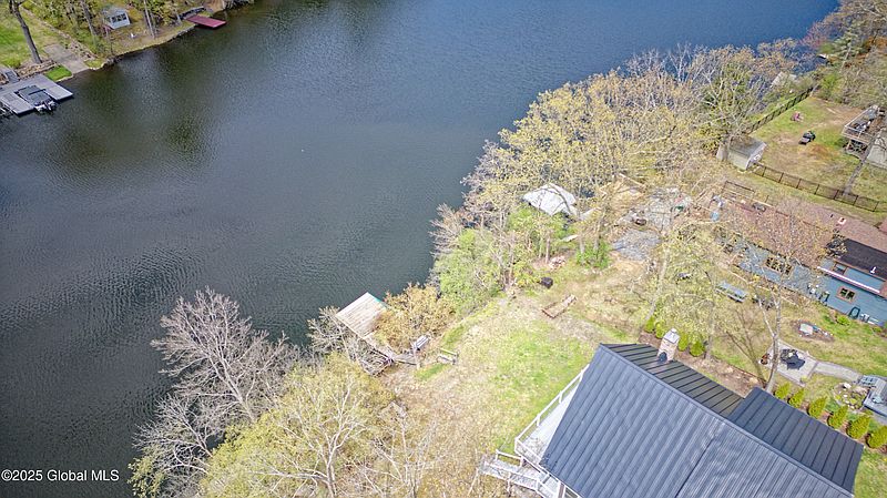 3rd image of 119 East Side Drive