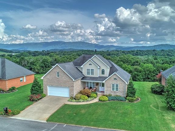 2nd image of 110 Golf Villa Dr