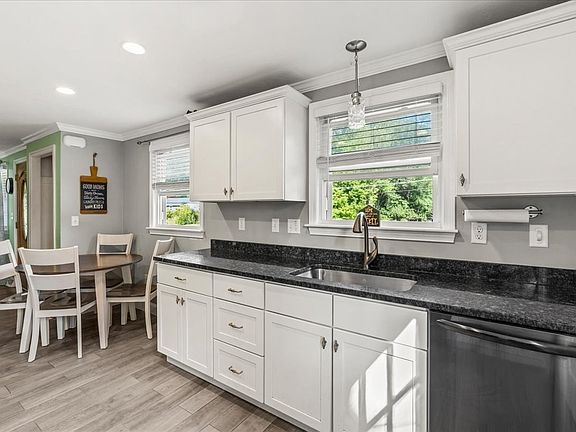 4th image of 105 Crestfield Dr