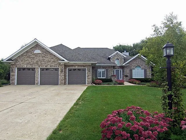 2101 Burnham Ct photo 1