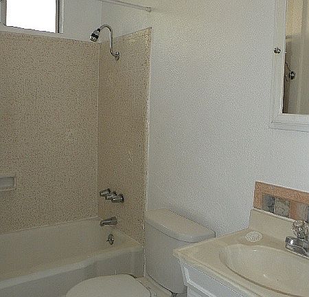 5th image of 1007 N Mariposa St APT A