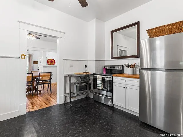 2213 N Flores St — Photo 16