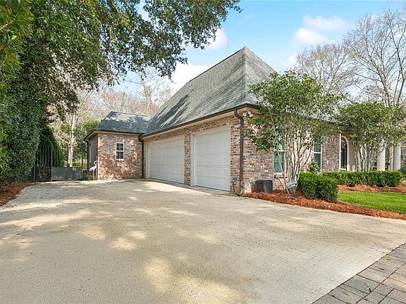 5th image of 427 Autumnwood Rd