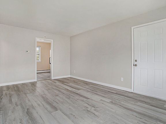 5th image of 103 Devon Ave #C-1
