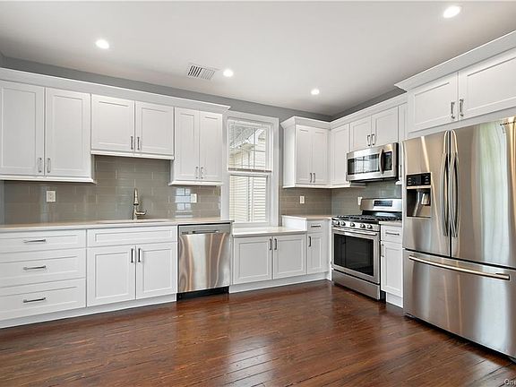 3rd image of 71 Park Ave Floor 2