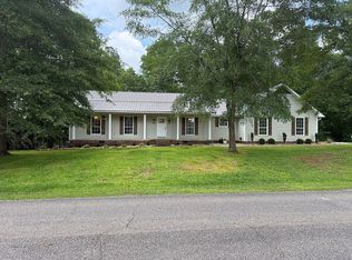 193 Progress Ln, Centre, AL 35960