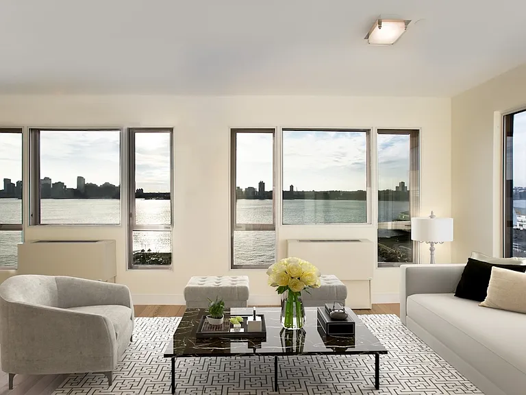 110 Horatio St #118 — Photo 4