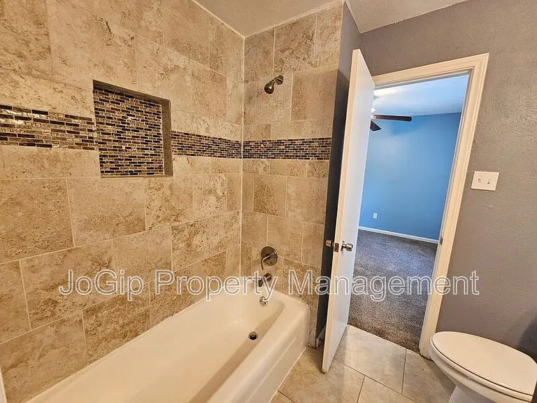 216 Wesley Dr — Photo 30