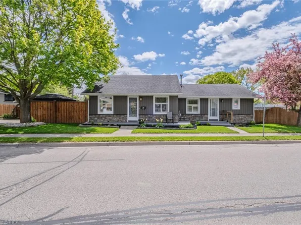 36 Crandell Ave, Brantford, ON N3S 1C9