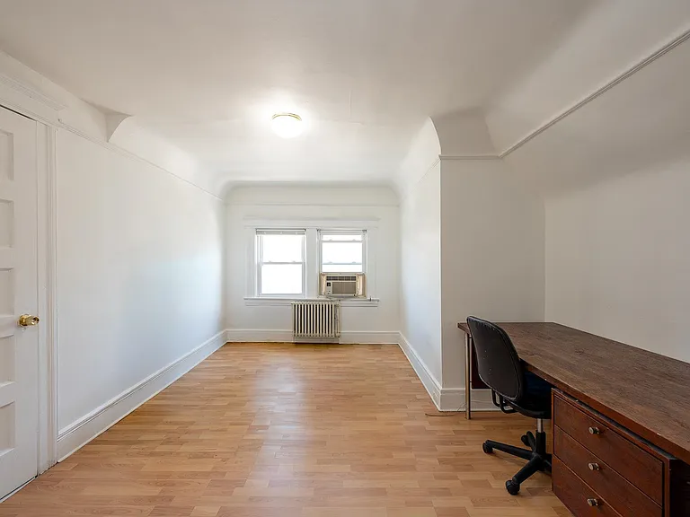 163 Jewett Ave — Photo 16