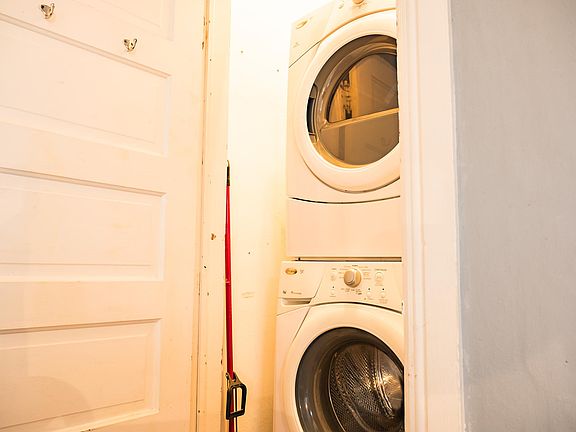 3rd image of 44 W Cedar Ave