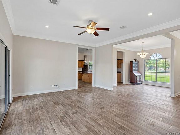 4th image of 4931 Westridge Park W