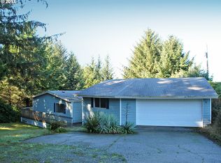 95716 Pinewood Ln, Brookings, OR 97415