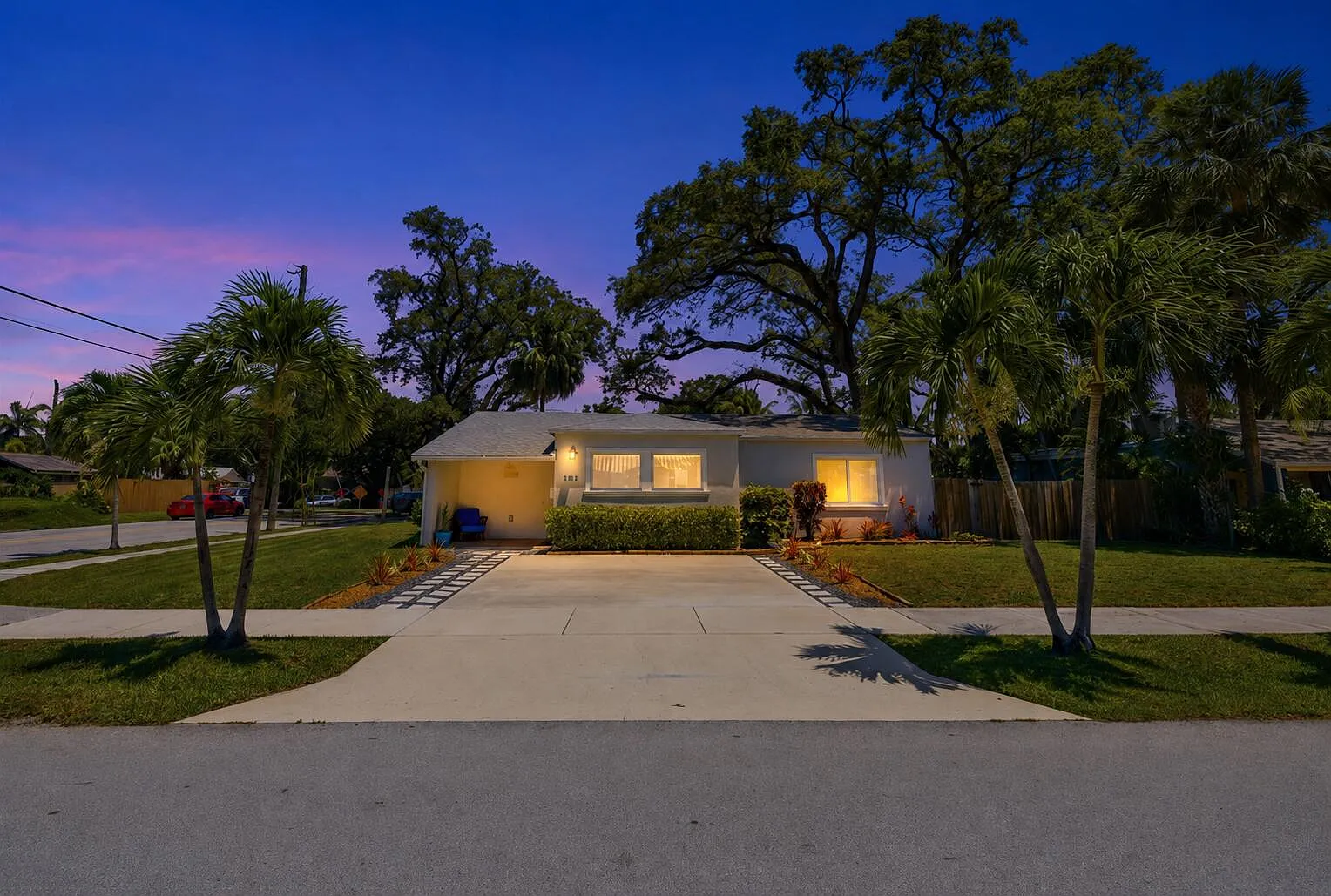 3 bed, 2.0 bath, 1450 sqft, $4,000 — Photo 2
