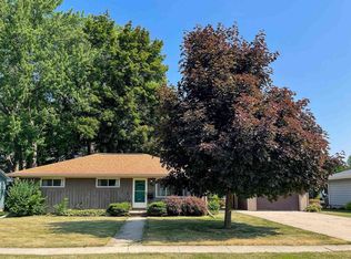 1008 W Burnett St, Beaver Dam, WI 53916