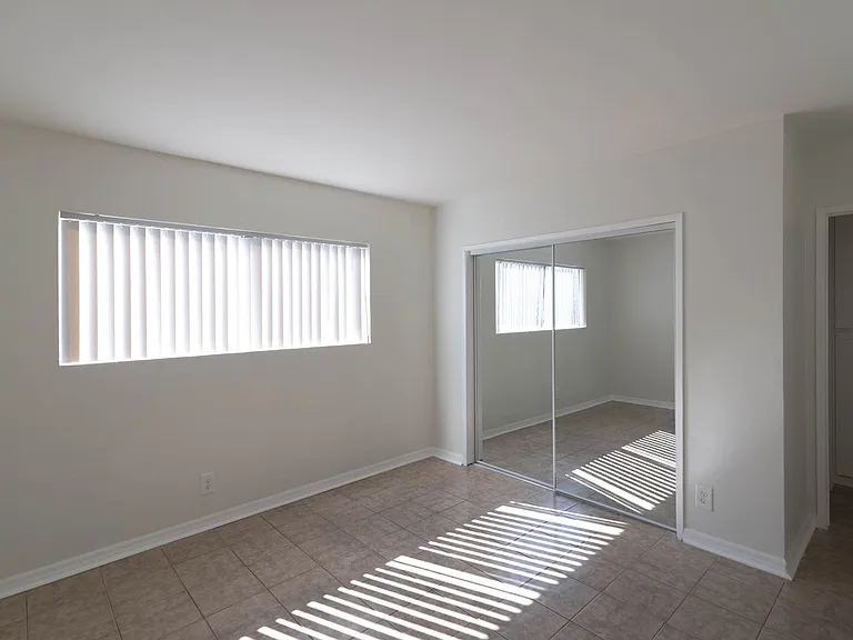 Sepulveda Apartments — Photo 24