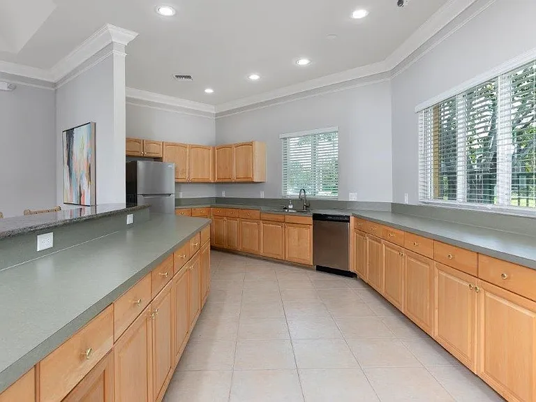 Weston Place Apartments — Photo 47