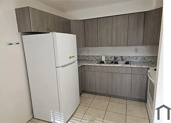 1221 NW 1st St #16 — Photo 1