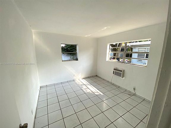 5th image of 6025 Polk St APT 4