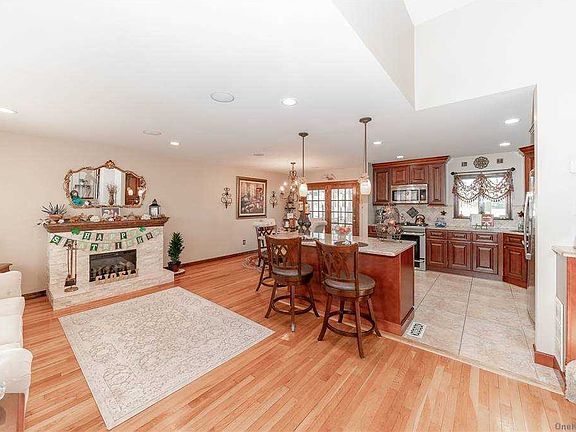 2nd image of 24 Fairlawn Dr