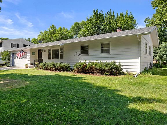 2nd image of 525 Cedar Ln