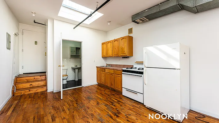 Rented by Nooklyn NYC LLC | media 4