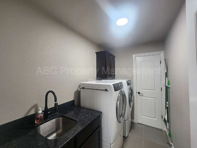 5009 E Truman Ln — Photo 41