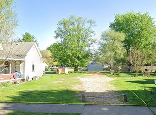 2330 3rd Ave, Terre Haute, IN 47807