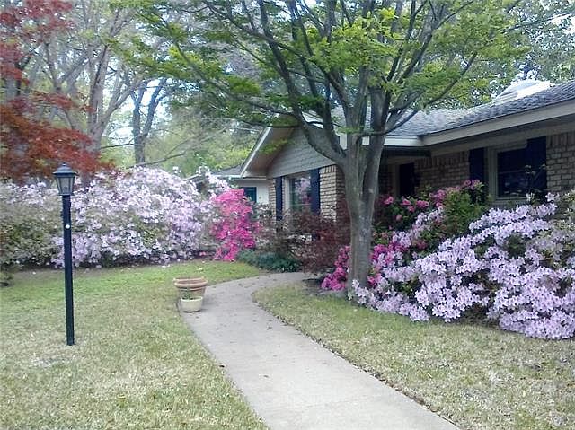 1st image of 1104 Oaklawn Dr
