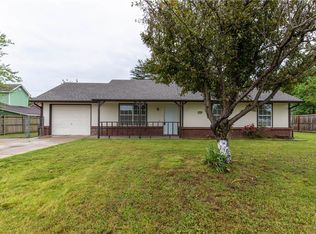 1302 N 24th St, Rogers, AR 72756
