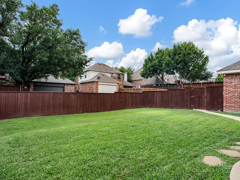 4804 Appleridge Dr — Photo 4