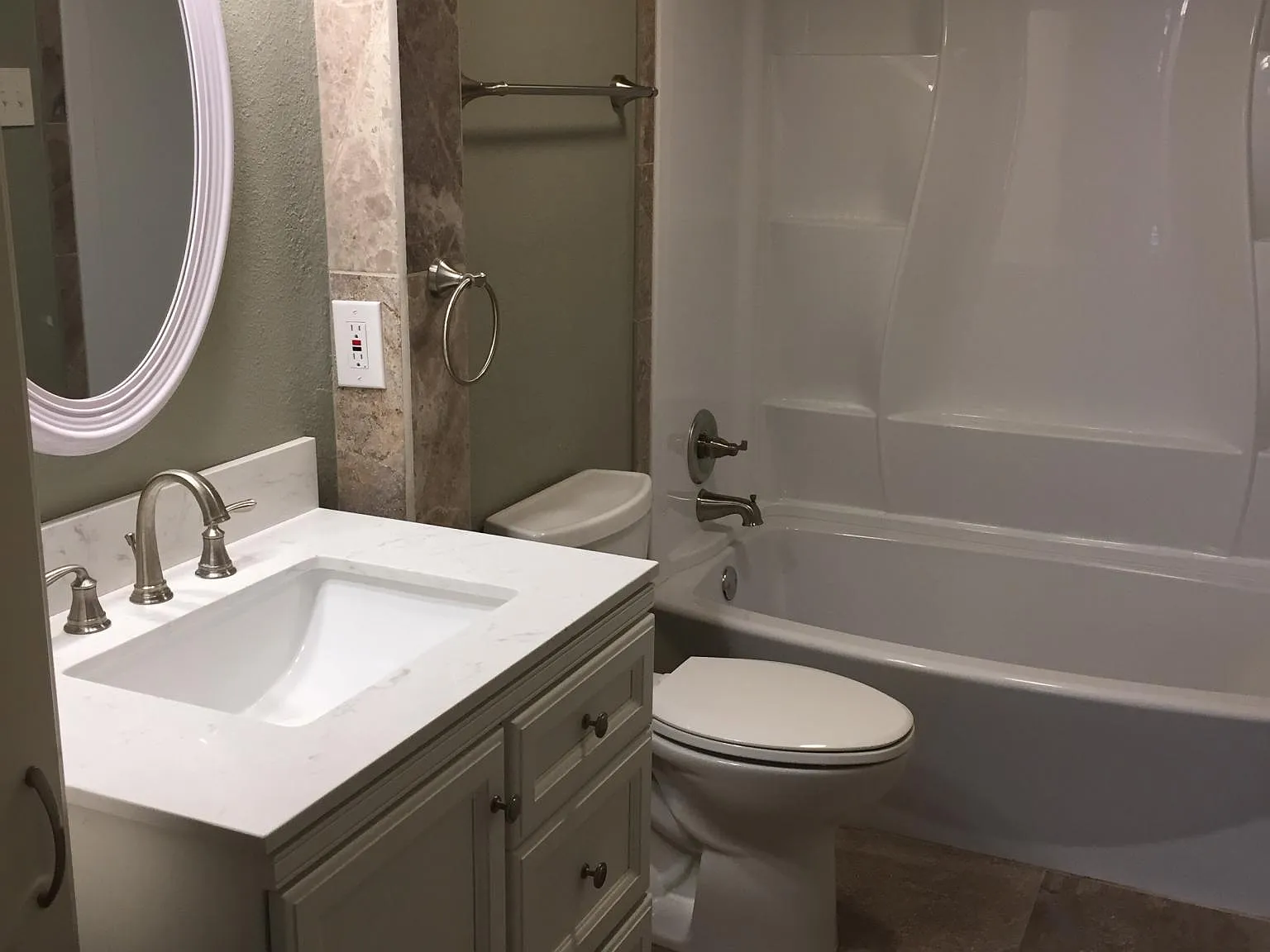 821 Creekside Dr — Photo 4