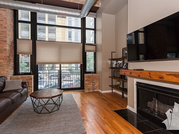 5th image of 521 W Superior St #133B