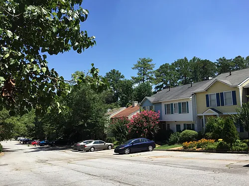732 Stratford Grn Photo 1