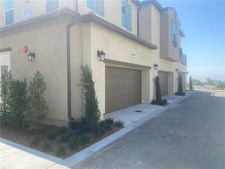 8491 Gabrielino Ct #69 — Photo 6