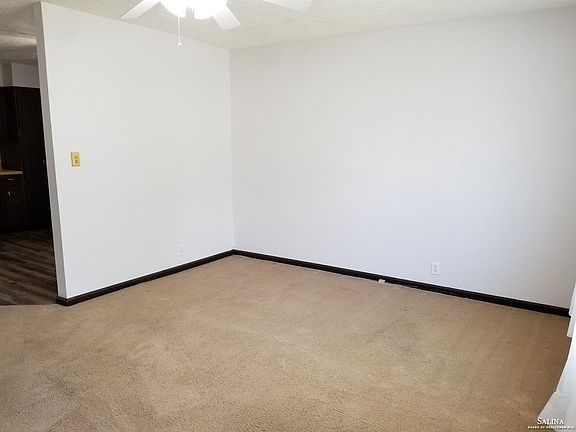 5th image of 874 Willow Dr