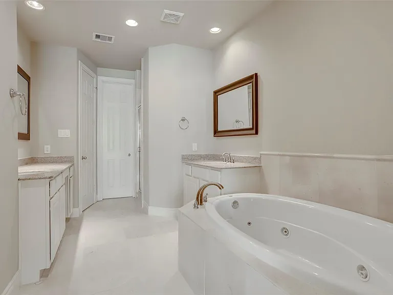 9133 Creekstone Lake Dr — Photo 18